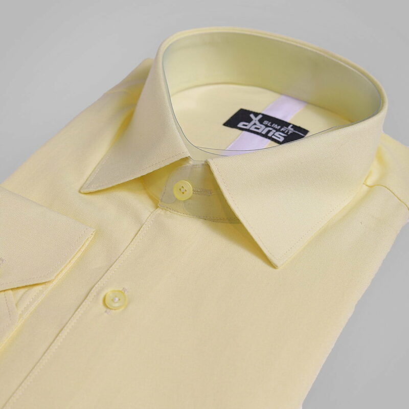 پیراهن مردانه زرد زاویه نزدیک