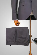 کت و شلوار لوپیناس رنگ نوک مدادی جزییات شلوار