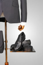 کت و شلوار لوپیناس رنگ نوک مدادی جزییات کفش