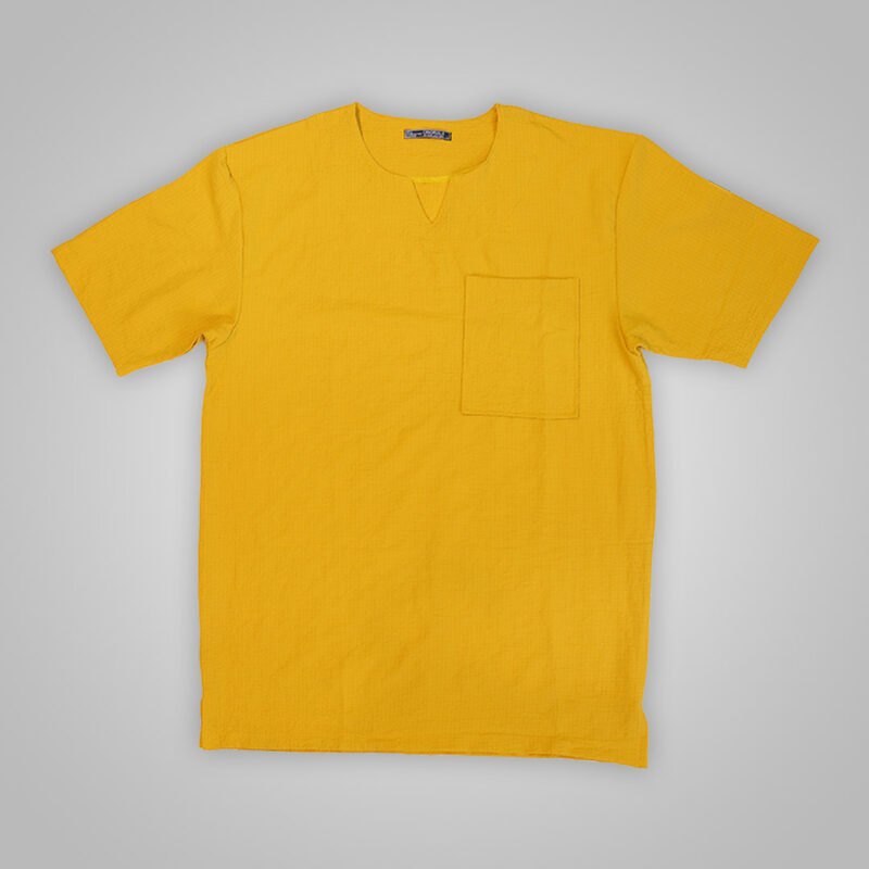 تی شرت یقه کوبایی رنگ زرد جزییات